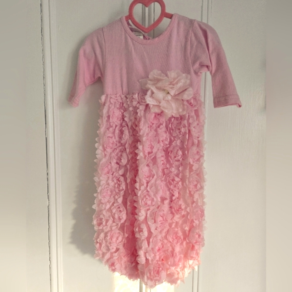 Exquisite Pink Baby Gown by CachCach (0-3 months) w/ overlay flowers🩷🌸